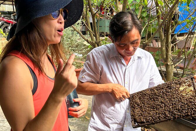 Private Scooter Street Food Tour in Saigon with 11 Tastings - Le Van Tam Park: Why Starting in a Local Park Sets the Right Tone