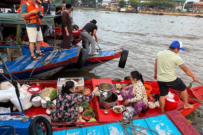 Private Scooter Street Food Tour in Saigon with 11 Tastings - District 10 Flower Market and Sweet Dessert: Smell, Color, Then a Finale Bite
