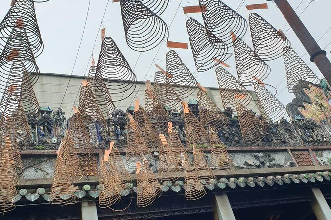 Private sight-seeing motorbike tour with local expert/student in HCMC - Stop 3: Chợ Lớn (District 5) Chinatown—food lanes and cultural landmarks
