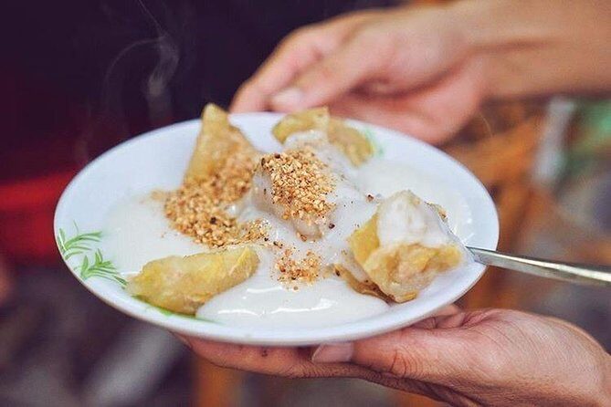 Private Street Food Tour by Motorbike/Car with Local Students - Stop 1: Saigon Back Alleys and the eight-tasting run