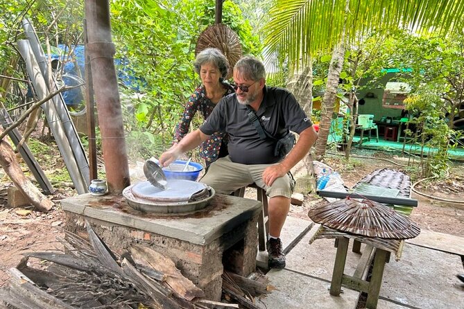 Private tour: Explore the authentic rural life in Ben Tre - Stop 6: Rowing boat sightseeing through shaded palm waterways