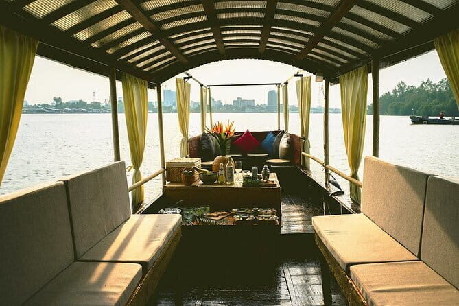 Private Transfer: Can Tho To Ho Chi Minh City/Ho Chi Minh Airport - Price and value: is $65 per group actually fair?