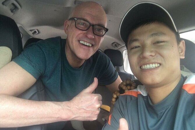 Private Transfer From Saigon Center To Tan Son Nhat Airport (SGN) - En route sightseeing: famous places without the detour