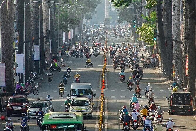Private Walking Half Day Tour in Ho Chi Minh City - Ben Thanh Market: more than a photo stop