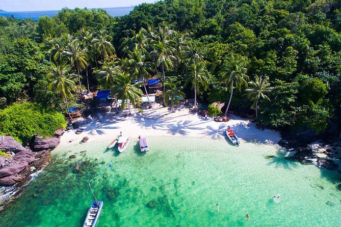 REAL snorkel &island hopping by SPEEDBOAT-EXPLORE CUISINES(MAX12) - Why this Phu Quoc speedboat snorkel feels different
