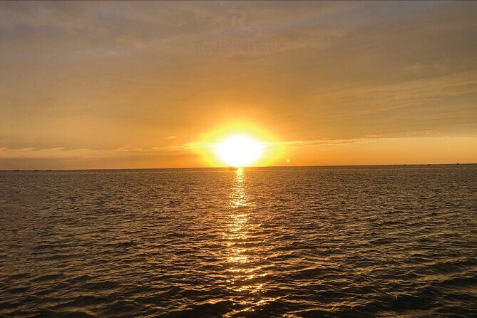 Red River Private Tour : Sunset and Night Squid Fishing - Dinner on board: barbecue cooking and local dishes that make the price feel fair