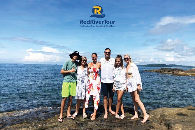 RED RIVER TOUR (Private tour): 4 ISLANDS TOUR BY SPEEDBOAT - Stop 1: Fingernail Island and the Ocean World zone