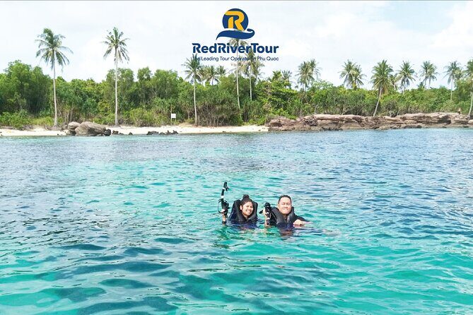 RED RIVER TOUR (Private tour): 4 ISLANDS TOUR BY SPEEDBOAT - Stop 2: Gam Ghi Island snorkeling (where fish show up)