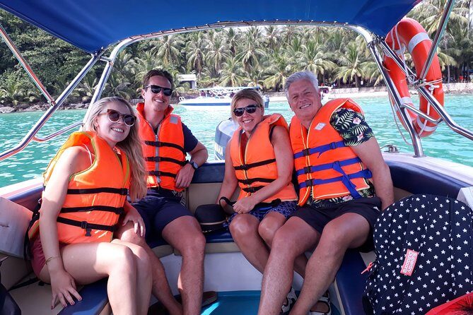 RED RIVER TOUR (Private tour): 4 ISLANDS TOUR BY SPEEDBOAT - Stop 4: Bom Island (Mây Rút Ngoài-style snorkeling and sea time)