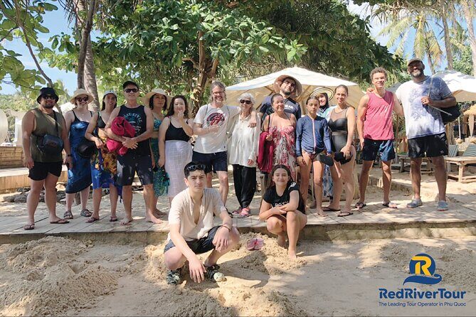 RED RIVER TOUR (Share group): DISCOVERY 3 ISLANDS BY BOAT - Port departure: first fishing session and the real local feel