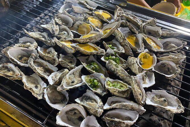 Saigon Authentic Food Walking Tour with Less Tourist People - How to eat confidently on a Vietnamese street-food evening