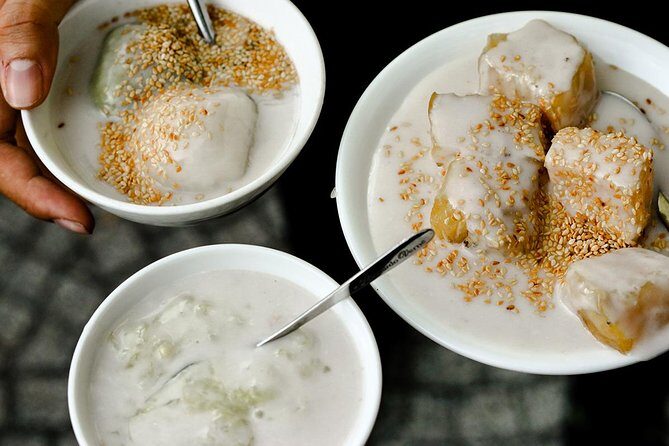 Saigon Food Tour on Scooter at Night - Stop 1: Vietnamese Pancakes and Noodles in Rush-Hour Flow