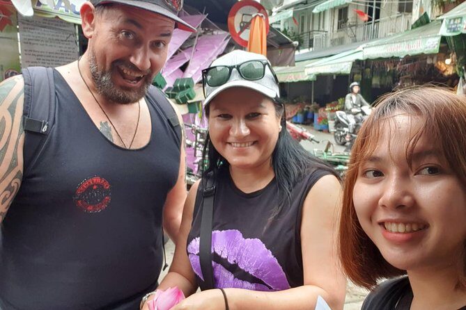 Saigon local street food-tasting tour - The food lineup: from orange grilled chicken to spring rolls