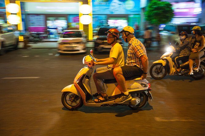 Saigon Night Street Food and City Tour on Scooter - Guide factor: why the English-speaking explanations make the night better