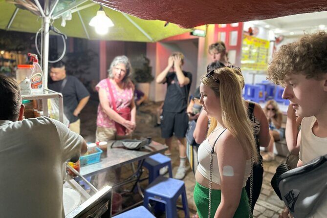 Saigon Night Walking Food Tour - 100% No Tourist - Why 5:30 pm is the sweet spot for Saigon street food
