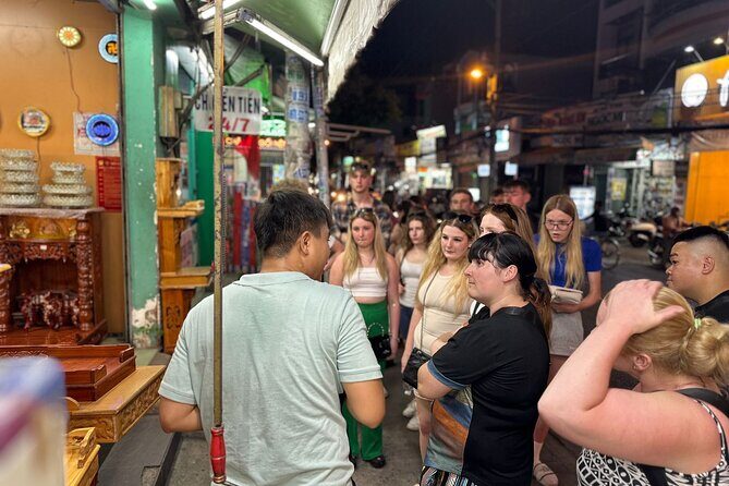 Saigon Night Walking Food Tour - 100% No Tourist - Two “street-food trend” hits: banh mi nuong sa te and banh trang nuong