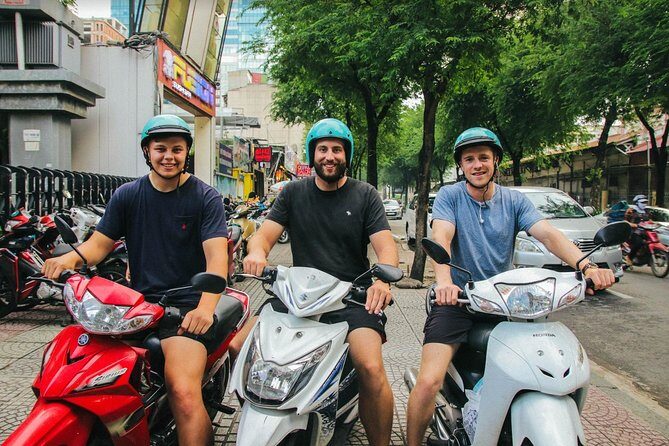 Saigon On 2 Wheels - Central Post Office: Where Old Tech Meets Vietnam’s Story