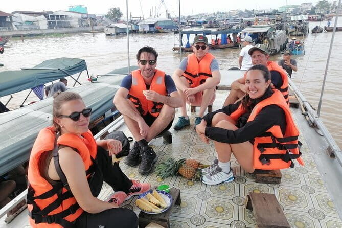 Saigon US Army Jeep Tours: History, Culture & Street Food - Cholon’s Ba Thien Hau Temple: a different Saigon within the same day