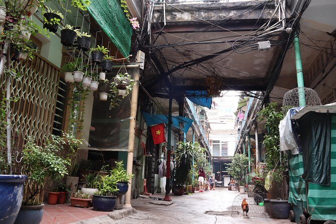 Saigoncholon - Nghia An Temple: the quiet, local-feeling stop with a surprise element