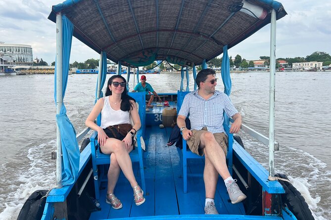 SMALL GROUP - Mekong Delta 1 Day Tour with Lunch - Vinh Trang Pagoda: bronze statues and colonial echoes