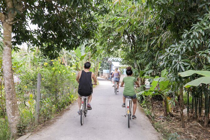 Small-group Mekong Floating Market Day Trip from Ho Chi Minh City - What you’ll eat and drink: included lunch, snacks, and regional samples