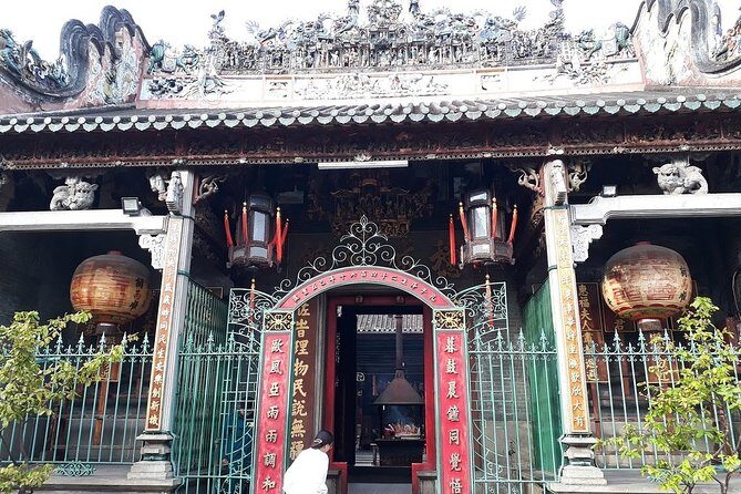 Small-group Saigon City Tour: 3-Hour Cyclo Ride to Hidden Stories - Who should book this Saigon cyclo tour to Hidden Stories?