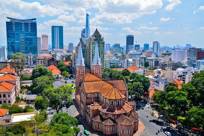 Small group Saigon Inside Out by Motorbike for 3 Hours - The included food and coffee breaks are the real glue