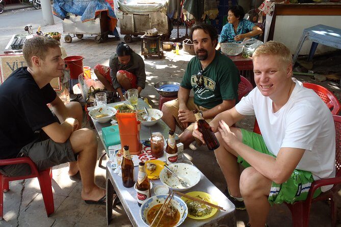 Small-group Street Food Lover by Motorbike (04 hours) - Time on the street: what 4–5 hours feels like in practice