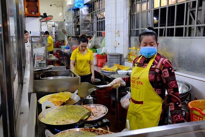 Super Niche Walking Street Food Tour in Ho Chi Minh City - Stop 2: Ho Thị Ký Flower Market Shows You the City’s Supply Chain
