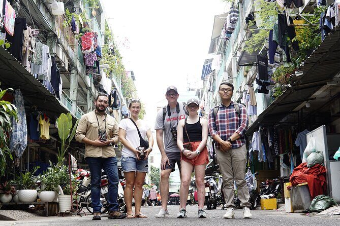 Using Medium Format film camera to discover Saigon - Meet Bui Hoang Tu and Get Your TLR Kit Ready