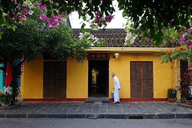 Vietnam Tour from the South to the North in 10 Days 9 Nights - Day 6 Flight to Hanoi: A Smooth City Handoff
