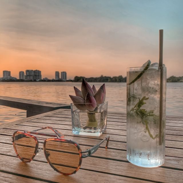 VIP Tour Enjoy Romantic Sunset by Speed Boat Free Cocktail - What You’re Really Getting: Included vs Not Included