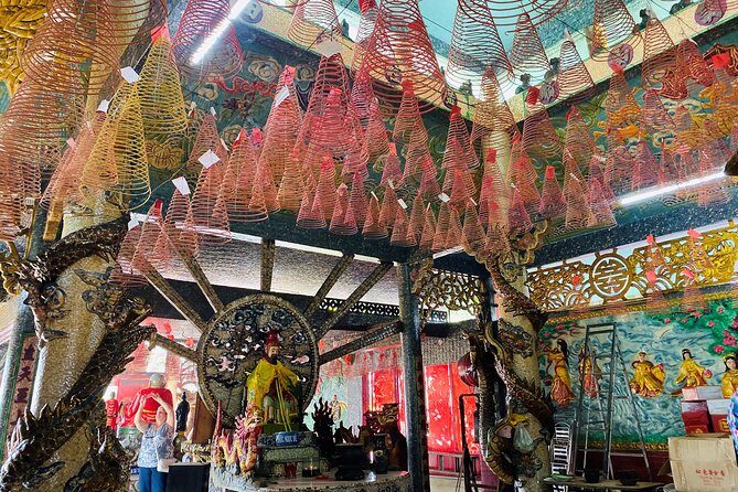 VIP Tour in Dragon Floating Temple sightseeing by SpeedBoat - Phu Chau Floating Temple: learning what you’re seeing