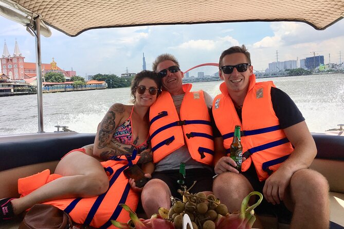 VIP Tour in Saigon: New Year’s Eve Fireworks 2027 by SpeedBoat - The boarding spot in District 1: finding Ga Tàu Thuỷ Bạch Đằng without stress