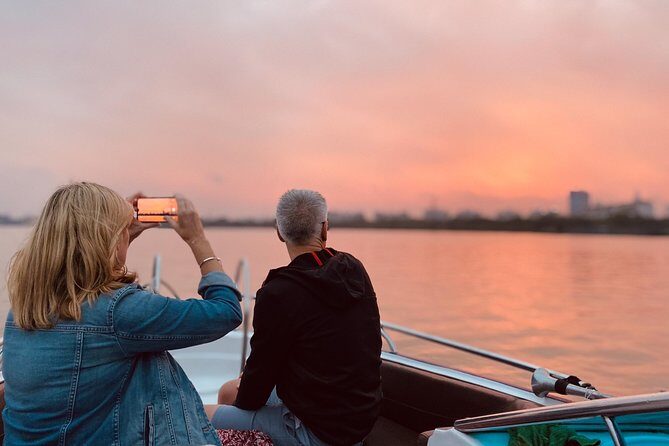VIP Tour in Saigon: Romantic Sunset Cocktail by SpeedBoat - The two-hour timeline: what happens before, during, and after sunset