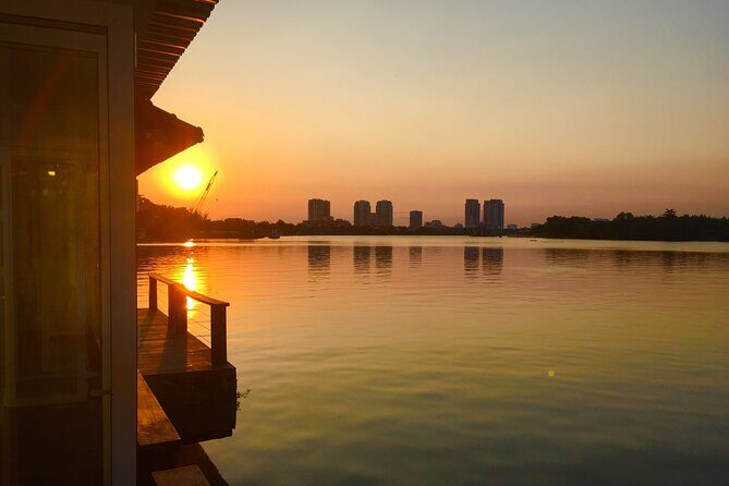VIP Tour in Saigon: Romantic Sunset Cocktail by SpeedBoat - Who this sunset cocktail cruise suits best