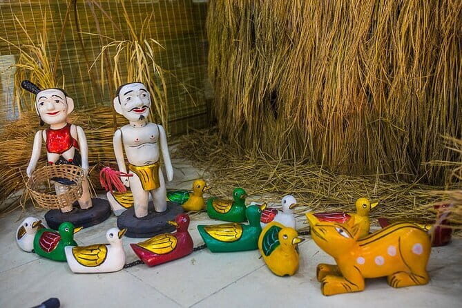 Water Puppet Show At Golden Dragon Theatre - Getting there from Bến Thành at 6:00 pm